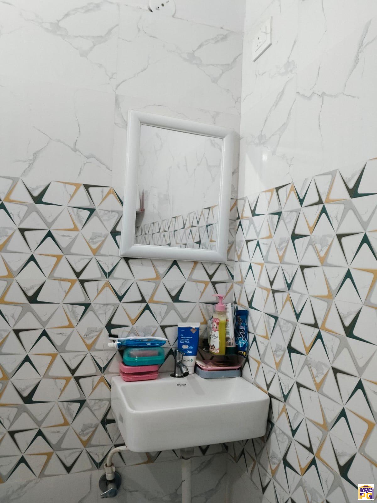 NIVARA-S-HOMESTAY-GIRL-S-P-G