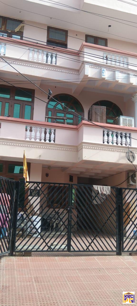 pg-for-girls-in-near-by-railway-station