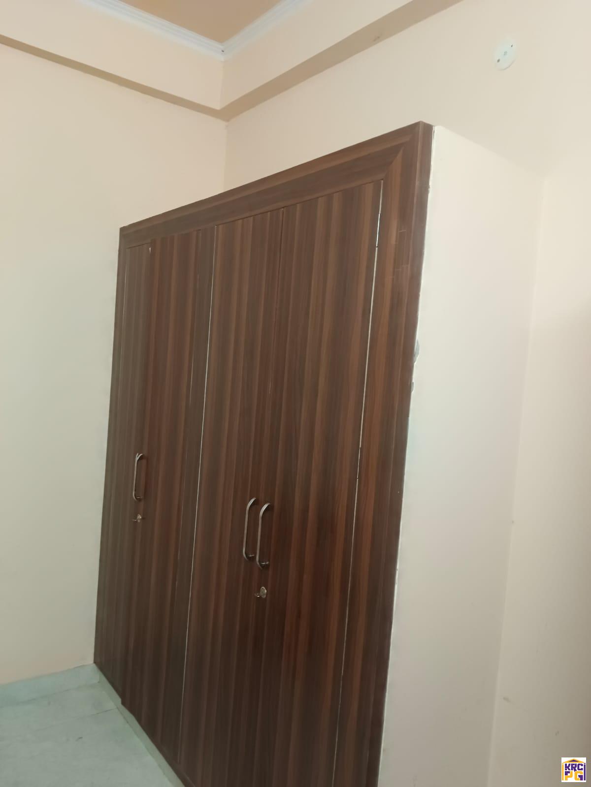 Shree-Shyam-boys-pg-in-mansrovar-patel-marg